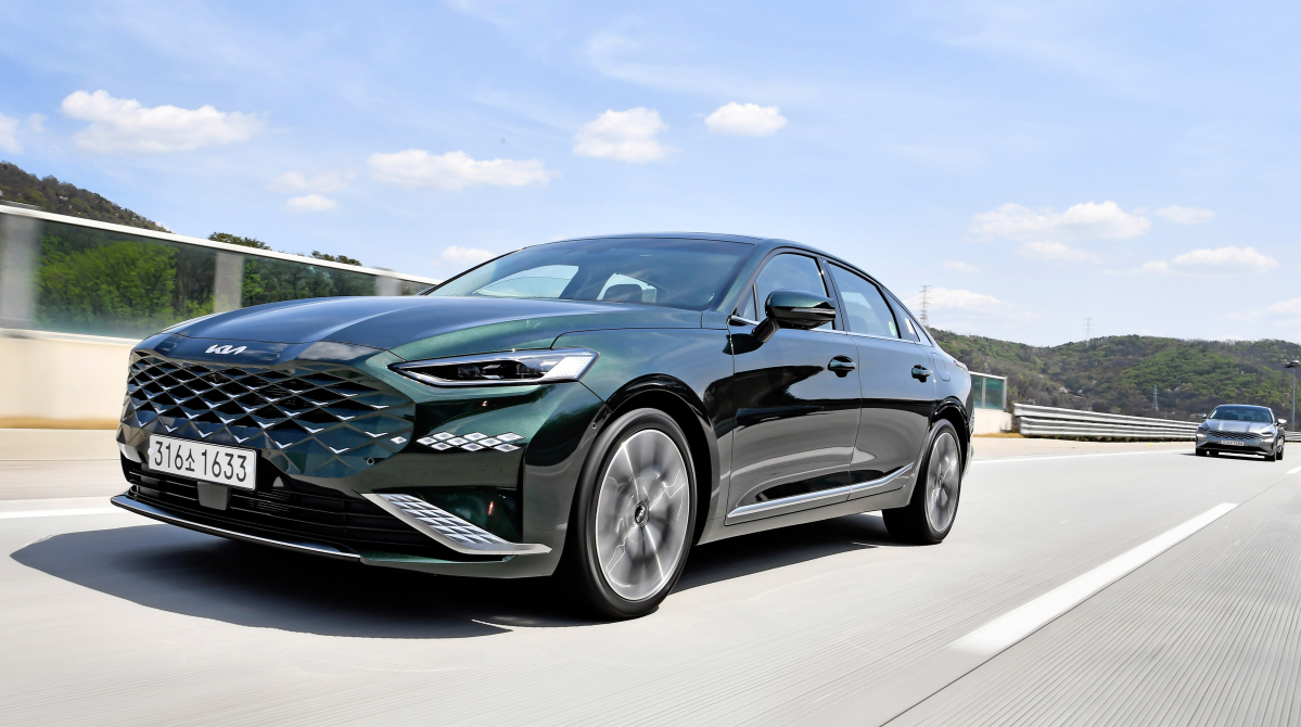 ▲기존 준중형 세단과 차별화를 위해 디자인과 성능, 상품성을 한 단계 높이려 한 기아의 노력이 K8에 고스란히 담겨있다.  (사진제공=기아)