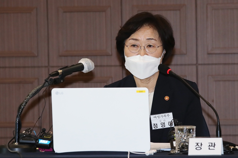 ▲정영애 여성가족부 장관이 14일 오후 서울 중구 프레스센터에서 출입기자 간담회를 하고 있다. (연합뉴스)