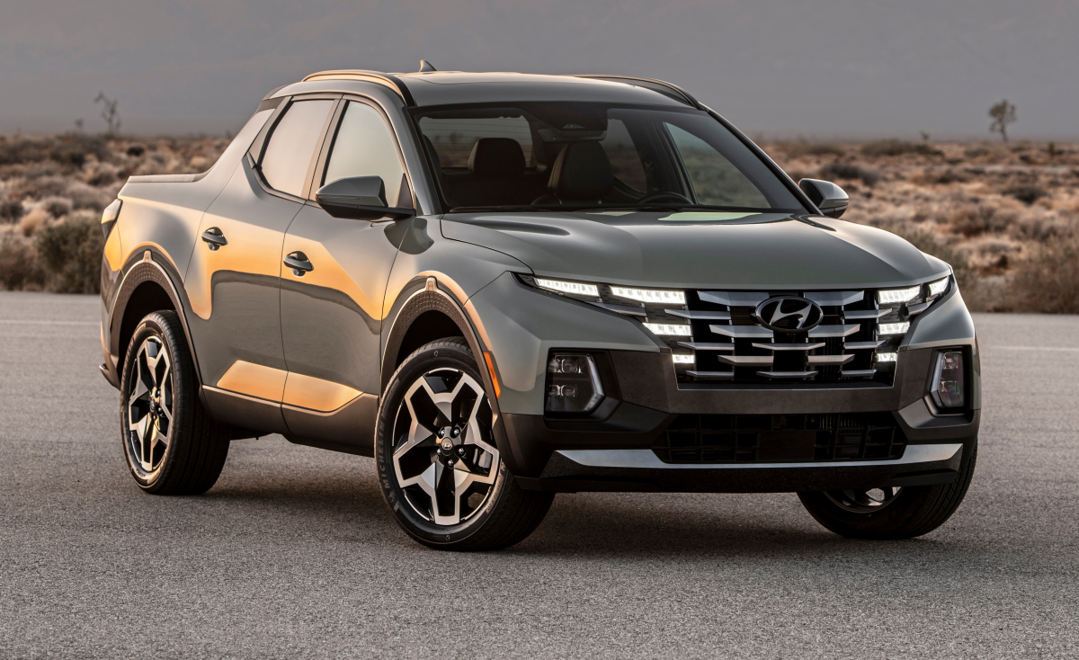 ▲현대차가 미국 현지전략형 픽업트럭 '싼타크루즈'를 온라인을 통해 공개했다. 새 모델은 애초 한미FTA 재협상에 따라 애초 2021년으로 예정된 픽업트럭 무(無)관세 항목지정이 2041년으로 유예되면서 현지생산으로 전략을 수정했다. (사진제공=현대차)