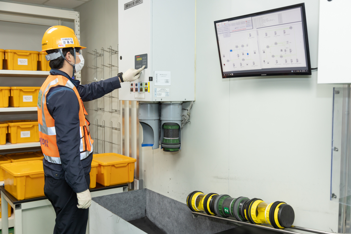 ▲포스코케미칼 양극재 광양공장 샘플 에어슈팅 스테이션  (사진제공=포스코케미칼)