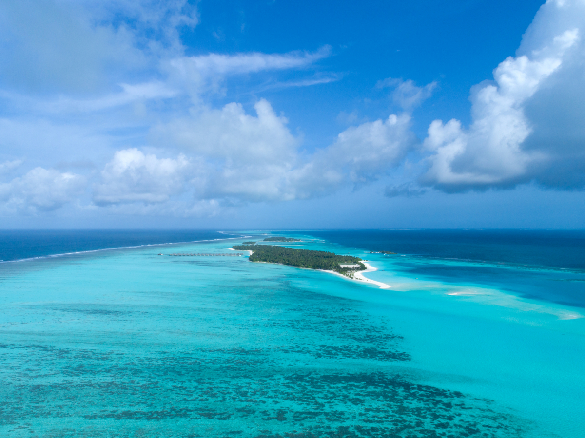 ▲압둘라 마우솜 관광부 장관은 이날 CNBC와의 인터뷰를 통해 몰디브가 코로나19로 인해 큰 타격을 입은 관광을 되살리기 위한 계획의 일환으로 관광객에게 예방 접종을 제공할 것이라고 밝혔다. (게티이미지뱅크)