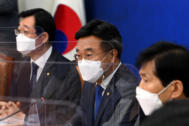 ▲더불어민주당 윤호중 비대위원장이 21일 오전 국회에서 열린 비상대책위원회의에서 발언하고 있다. (연합뉴스)