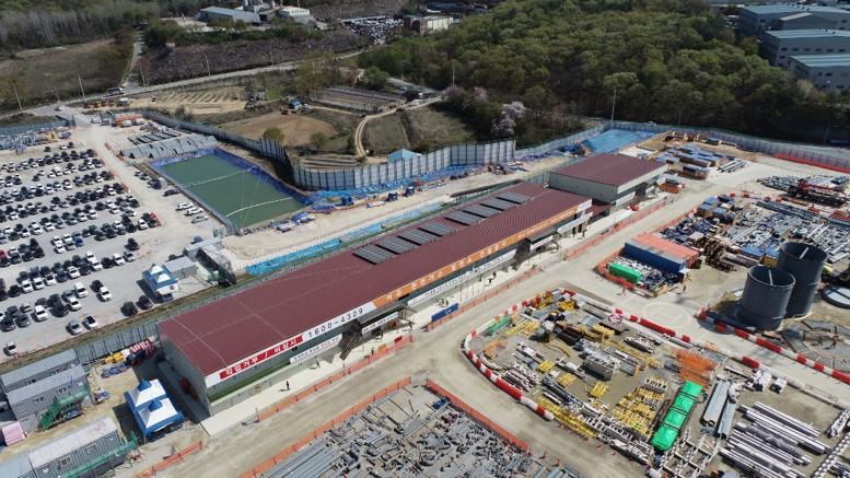 ▲SK건설 국내 건설 현장에 설치된 태양광 발전 설비. (사진제공=SK건설)