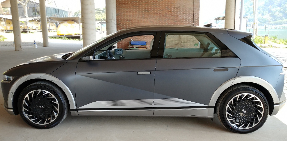 ▲전장(길이)은 4635㎜로 투싼(4630㎜)과 비슷하다.  (유창욱 기자 woogi@)