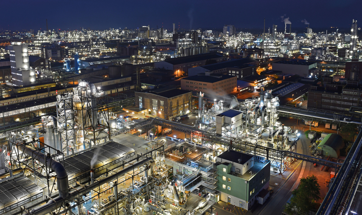 ▲독일 루트비히스하펜 소재 바스프 페어분트 사이트 야경 (사진제공=바스프)