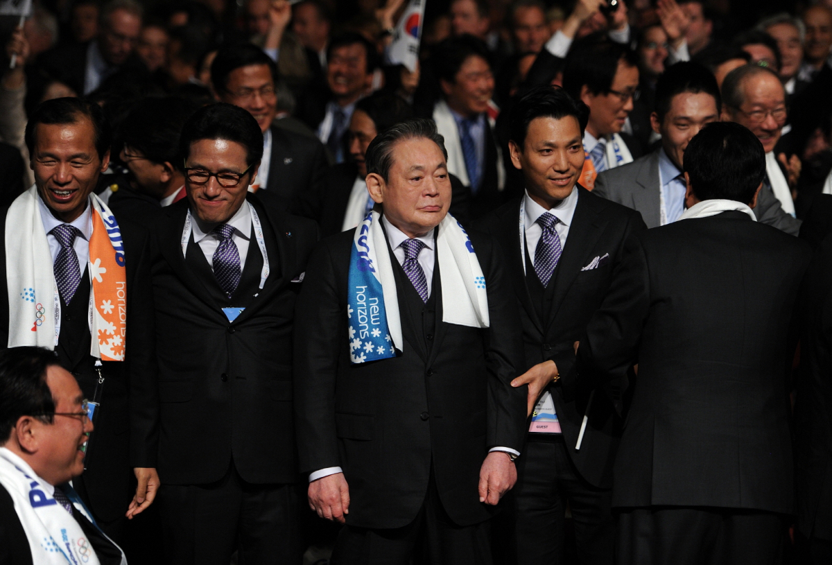 ▲2009년에는 평창 동계올림픽 유치에 기여해야 한다는 이유로 故 이건희 삼성전자 회장만 단독으로 사면해 논란이 되기도 있다. 사진은 2011년 평창동계올림픽 유치 확정 발표를 듣는 사진. (뉴시스)