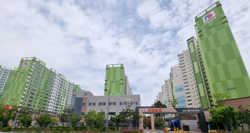 ▲부영주택이 경남 창원시 진해구 용원동에서 공급하는 '부산신항 3ㆍ4단지 사랑으로 부영' 아파트 모습. (사진 제공=부영주택)