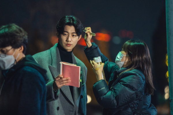 ▲‘당신의 운명을 쓰고 있습니다’(사진제공=티빙)