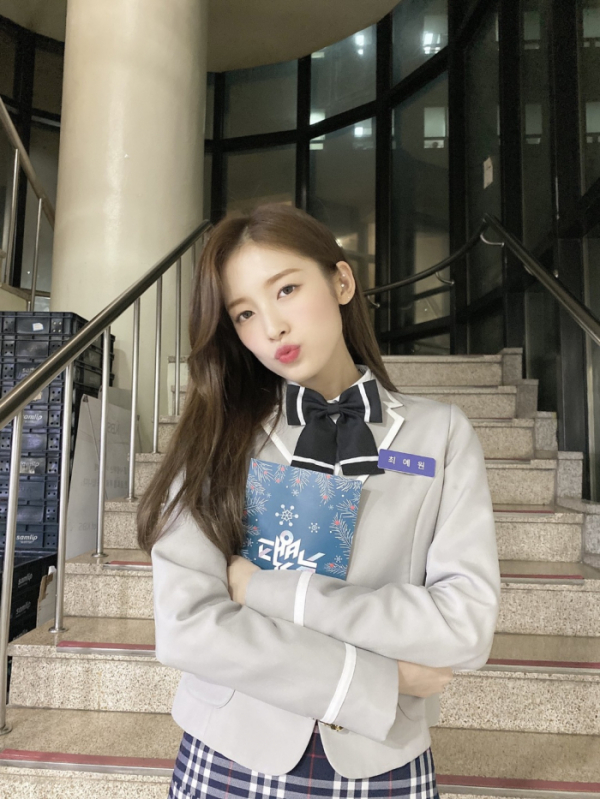 (출처=오마이걸 공식 트위터)