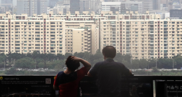 [단독]압구정 현대 아파트 전용 245㎡ 80 억 ‘신고 가격’… 평당 1 억 돌파