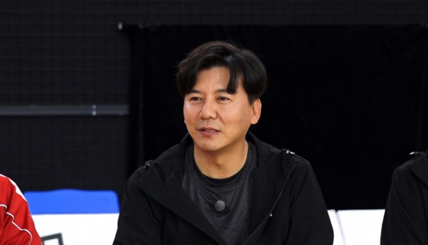 ▲‘뭉쳐야 쏜다' 손지창(사진제공=JTBC)