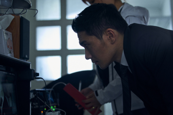 ▲영화 '낙원의 밤' 비하인드 스틸(사진제공=넷플릭스)