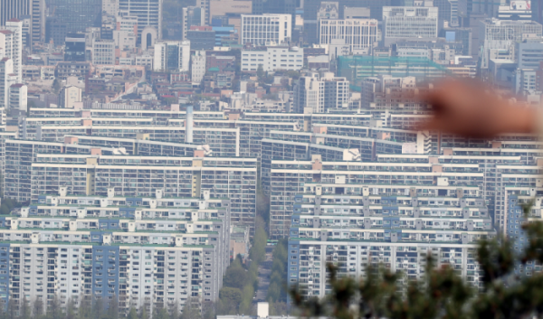 ▲공공 정비사업이 서울 강남에서 외면 받고 있다. 서울 강남지역은 도심 공공주택 복합개발 사업 후보지 가운데 단 한 곳도 이름을 올리지 않았다. 사진은 서울 강남구 은마아파트 일대.  (연합뉴스)