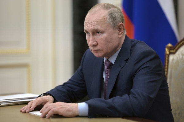 ▲블라디미르 푸틴 러시아 대통령이 9일(현지시간) 모스크바 크렘린궁에서 화상회의를 하고 있다. 모스크바/AP연합뉴스
