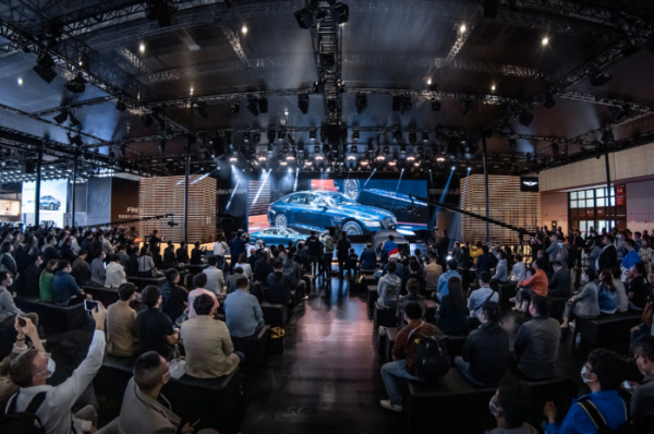▲제네시스는 19일(현지시각) 상하이 컨벤션 센터에서 열린 ‘2021 상하이 국제모터쇼’에서 브랜드 첫 번째 전기차 모델을 세계 최초로 공개했다.  (사진제공=제네시스)