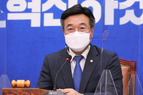 ▲더불어민주당 윤호중 원내대표 겸 비상대책위원장이 21일 오전 서울 여의도 국회에서 열린 비상대책위원회 회의에서 발언하고 있다. (연합뉴스)