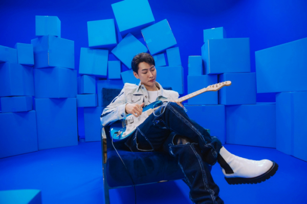 (사진 = 숀(SHAUN) 공식 SNS, 워너뮤직코리아 제공)