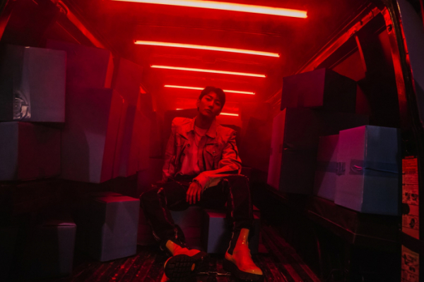 (사진 = 숀(SHAUN) 공식 SNS, 워너뮤직코리아 제공)