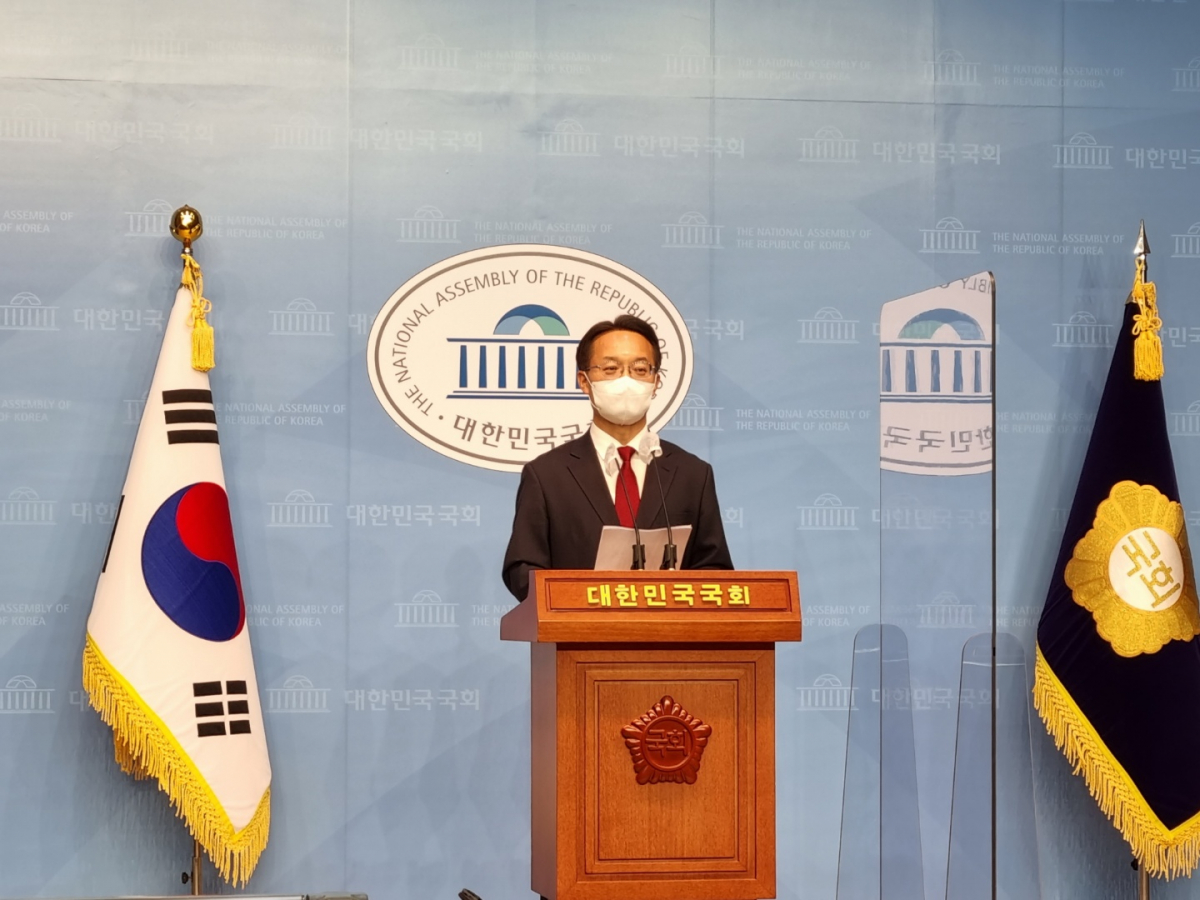 ▲조해진 국민의힘 의원이 9일 국회 소통관에서 기자회견을 열고 문재인 대통령 취임 4주년을 앞두고 고언을 전했다. (박준상 기자 jooooon@)