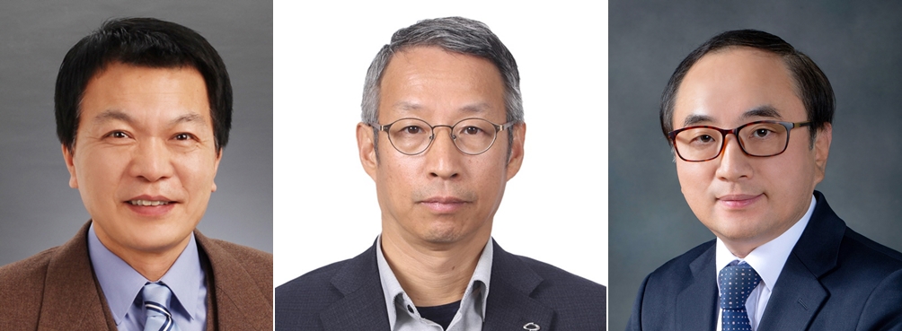 ▲르노삼성자동차의 생산ㆍ연구개발진 등이 제18회 자동차의 날을 맞아 산업 발전에 기여한 공로로 표창을 받았다. 사진 왼쪽부터 산업포장을 수상한 홍영진(생산관리담당) 디렉터, 장관표창 김정우(차량개발담당)ㆍ박정호(대외커뮤니케이션담당) 디렉터의 모습.  (사진제공=르노삼성)