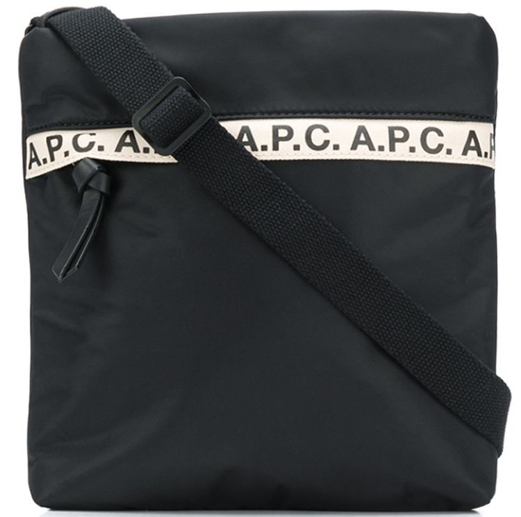 ▲아페쎄 리피트 로고 메신저백 (사진제공=이베이코리아)