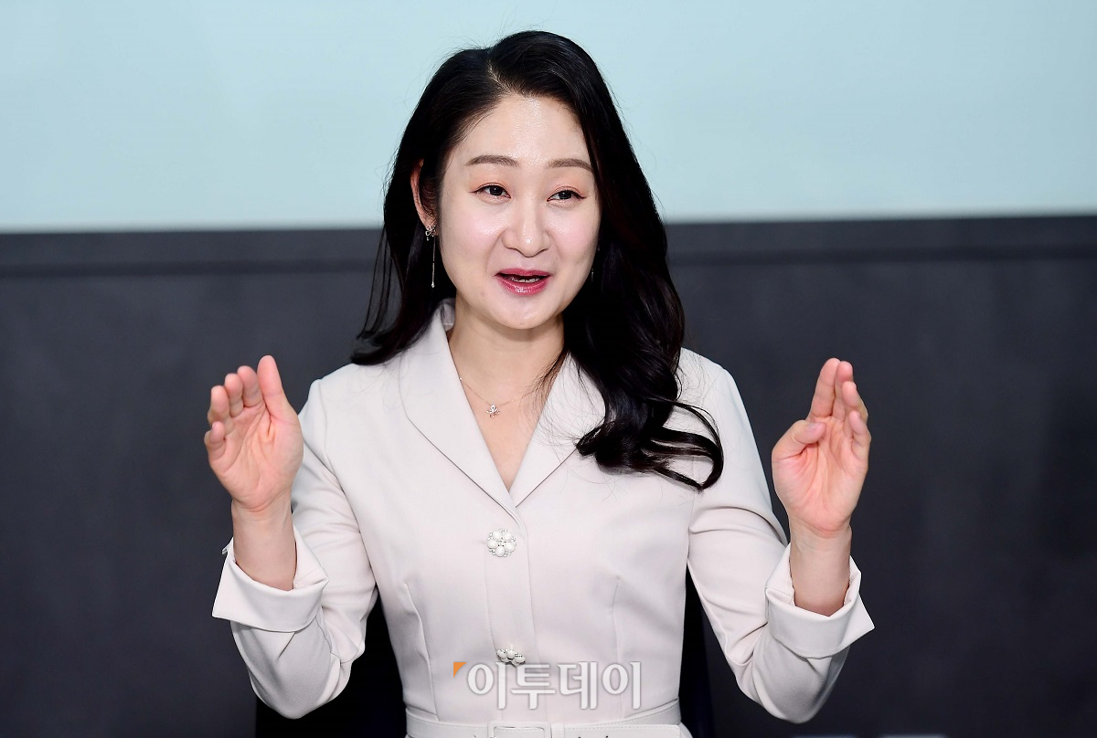 ▲정 대표는 지난해 '부린이'들의 청약 가이드를 위한 '아는 만큼 당첨되는 청약의 기술' 책을 발간했다. (신태현 기자 holjjak@)