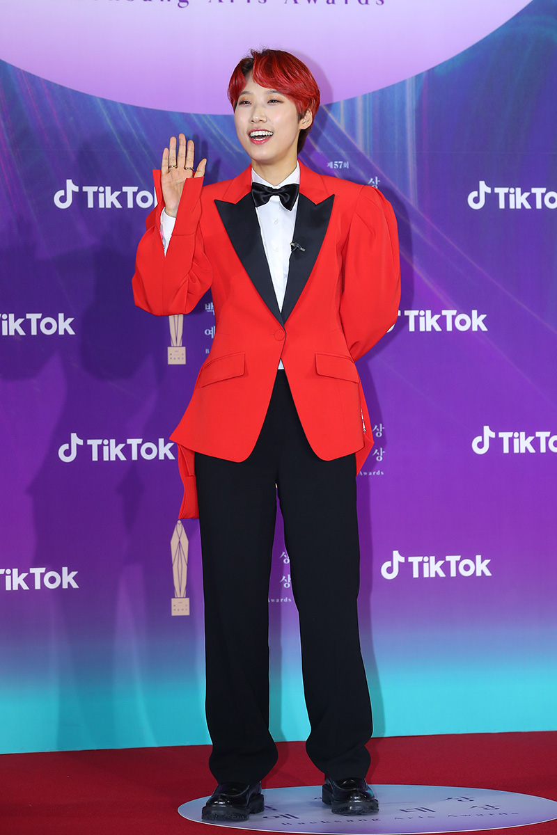 ▲재재가 13일 오후 경기도 고양시 일산 킨텍스에서 열린 제57회 백상예술대상 시상식 레드카펫 행사에 참석해 포토타임을 갖고 있다. (사진제공=백상예술대상 사무국)