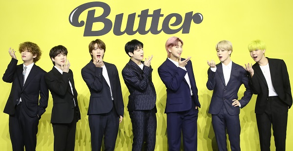 ▲그룹 방탄소년단(BTS)이 21일 오후 서울 송파구 올림픽공원 올림픽홀에서 열린 새 디지털 싱글 '버터'(Butter) 발매 글로벌 기자간담회에서 포즈를 취하고 있다.  (연합뉴스)