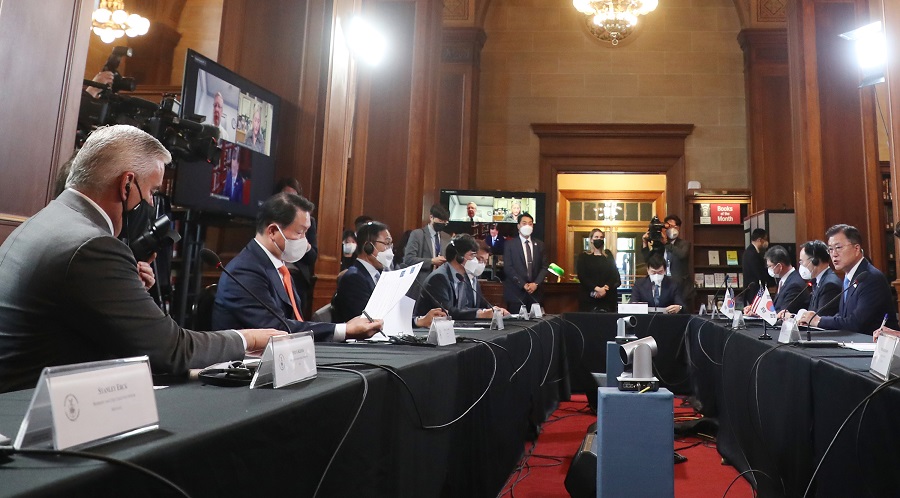 ▲미국을 방문중인 문재인 대통령이 21일 오전(현지시간) 워싱턴 미 상무부에서 열린 한ㆍ미 비즈니스 라운드 테이블 행사에서 발언하고 있다. 연합뉴스