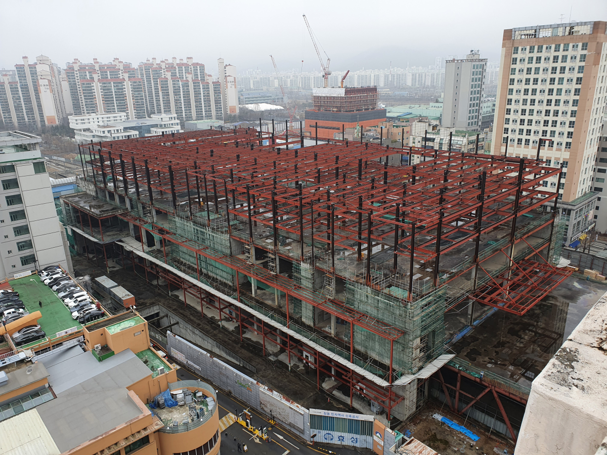 ▲서울 도봉구 창동역 개발사업이 11년 만에 본궤도에 오르면서 역세권 아파트 단지들이 들썩이고 있다. 창동민자역사 전경. (사진제공=도봉구청)