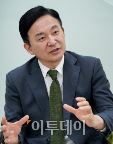 ▲인터뷰하는 원희룡 제주도지사  (제주도 제공)