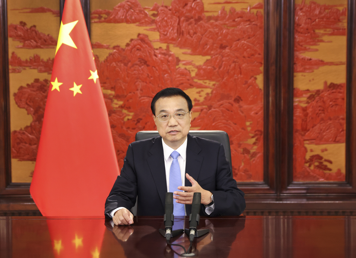 ▲리커창 중국 총리가 30일 중국 베이징에서 화상을 통해 2021 P4G 서울 녹색미래 정상회의에 참석해 발언하고 있다. 베이징/신화연합뉴스
