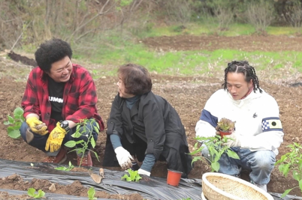▲'살림남2' 팝핀현준 가족, 윤택(사진제공=KBS 2TV)