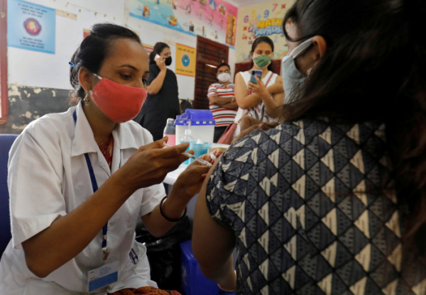 ▲지난달 30일 이투데이 취재 결과, 현재 인도에서는 교민들을 포함한 외국인도 코로나19 백신을 접종할 수 있다. (로이터연합뉴스)