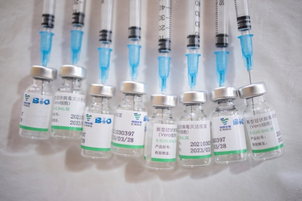 ▲중국 시노팜의 신종 코로나바이러스 감염증(코로나19) 백신이 4일(현지시간) 보인다. 로이터연합뉴스
