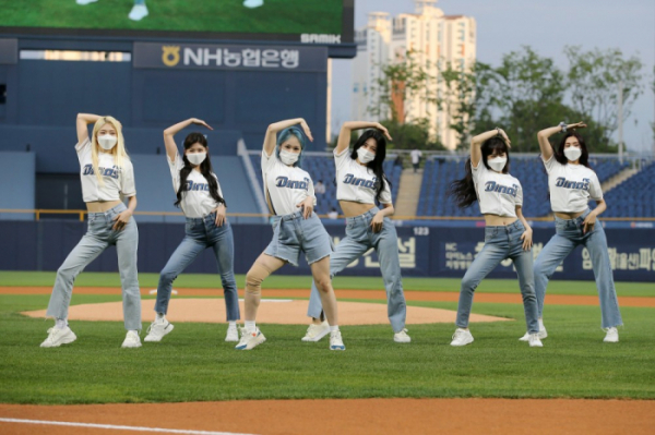 ▲에버글로우(사진 = 위에화엔터테인먼트 제공)