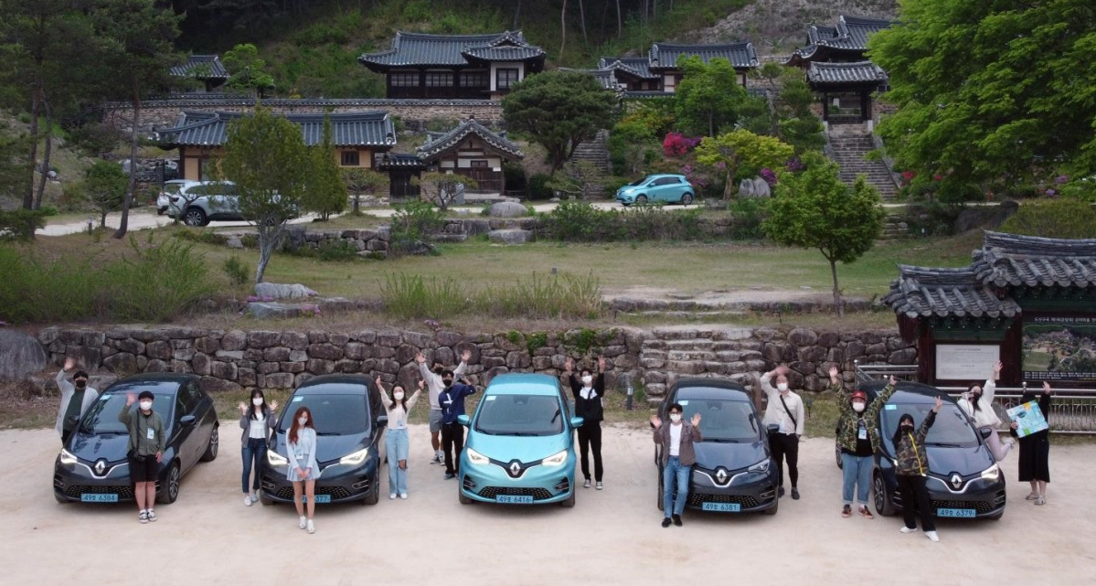 ▲르노삼성이 지난달 개최한 르노 조에 체험행사가 고객들의 큰 호응 속에서 마무리됐다. 시승 고객의 약 30%가 구매를 확정할 만큼 상품성도 인정받았다.  (사진제공=르노삼성)