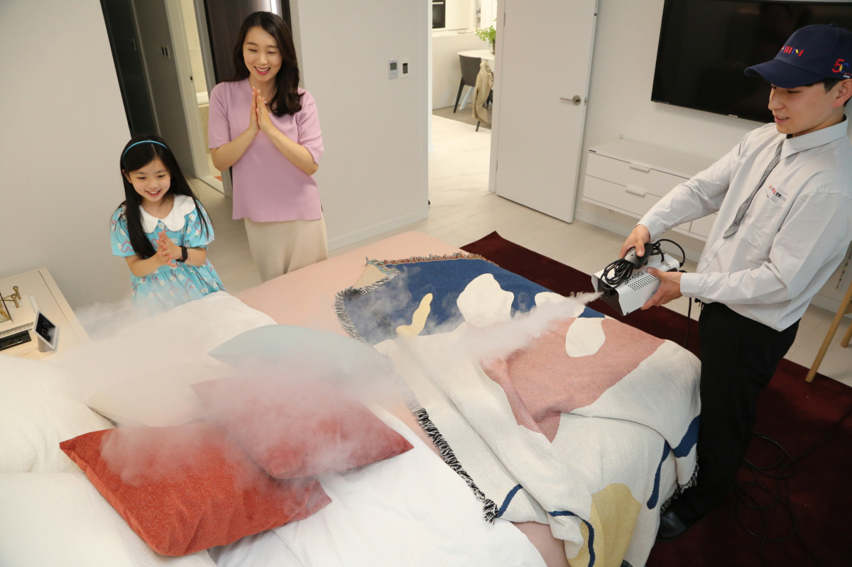 ▲한샘홈케어의 피톤치드 공간살균 서비스.  (사진제공=한샘)