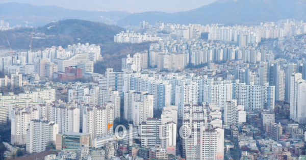 ▲서울 여의도 63빌딩에서 바라본 서울 아파트 단지들 모습. (이투데이DB)