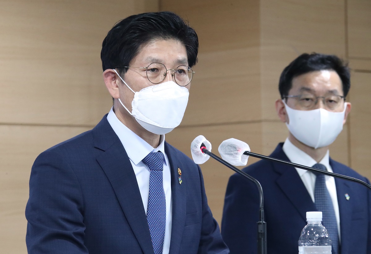 ▲노형욱 국토교통부 장관이 7일 정부서울청사에서 LH 혁신방안을 발표하고 있다. (연합뉴스)