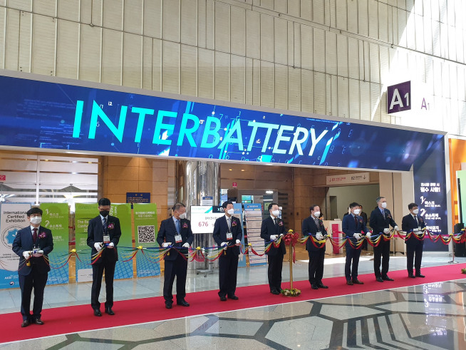 ▲산업통상자원부가 주최하고 한국전지산업협회가 주관하는 배터리 산업 전시회 '인터배터리(Inter Battery) 2021'가 9일 오전 서울 강남구 코엑스에서 열렸다. (김대영 기자 kdy@)