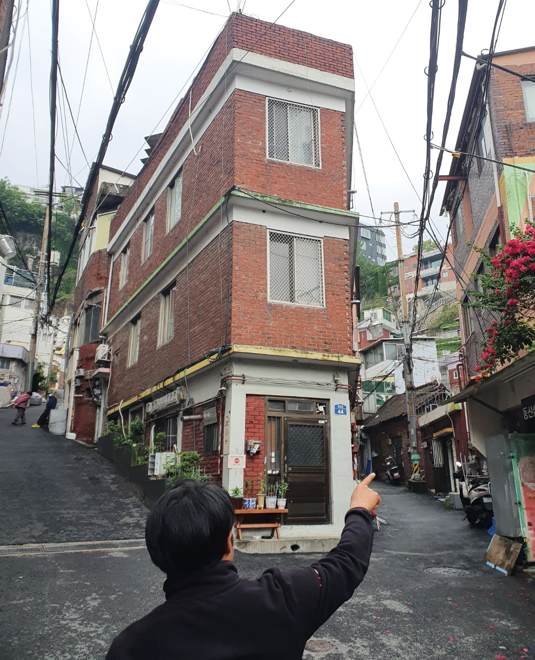 ▲박원순 전 서울시장의 역점사업이었던 도시재생실이 6년 만에 폐지된다. 서울 종로구 창신동 일대 골목 전경. (이동욱 기자 toto@)