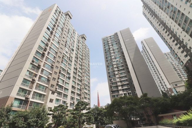 ▲서울 성동구 행당동 행당한진아파트 전경. (네이버부동산)