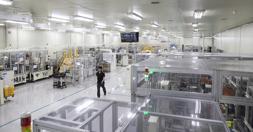 ▲한온시스템 평택공장 전동컴프레서 생산라인 내부.  (사진제공=한온시스템)