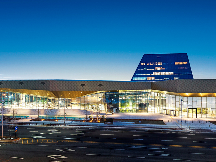 ▲지하 5층, 지상 9층 규모의 현대모터스튜디오 고양 내부에는 전시관과 편의시설, 서비스센터까지 마련됐다. (사진제공=현대차)