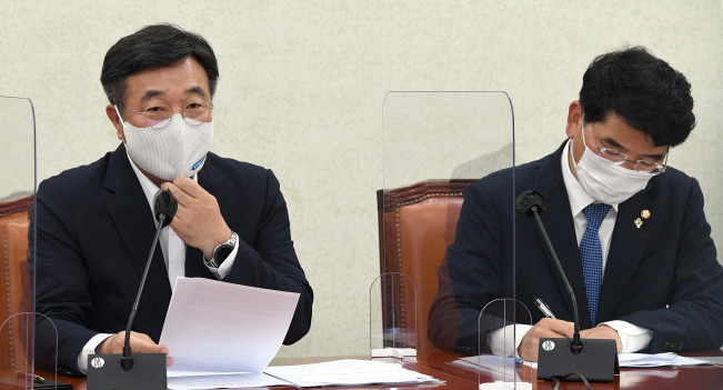 ▲더불어민주당 윤호중 원내대표가 29일 국회에서 열린 원내대책회의에 서 발언하고 있다. (연합뉴스)