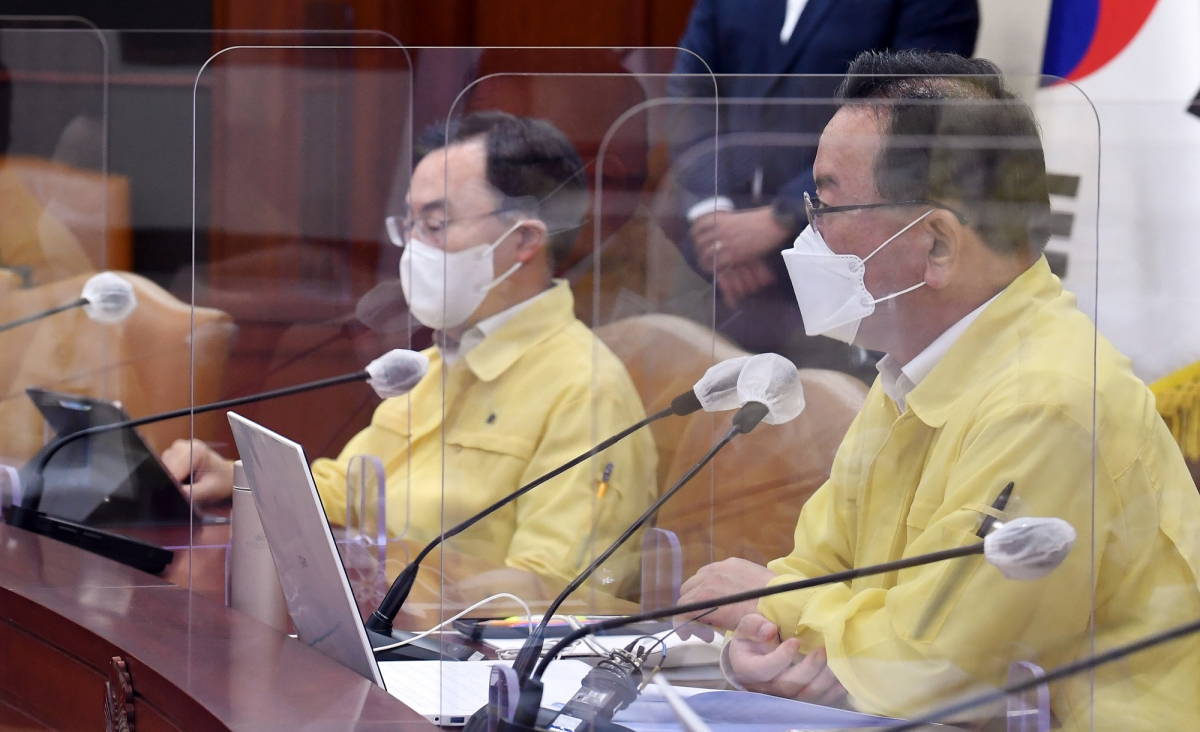 ▲김부겸 국무총리가 29일 오전 서울 종로구 정부서울청사에서 열린 코로나19 중앙재난안전대책본부(중대본) 회의에 참석해 발언하고 있다. (공동취재사진) (뉴시스)