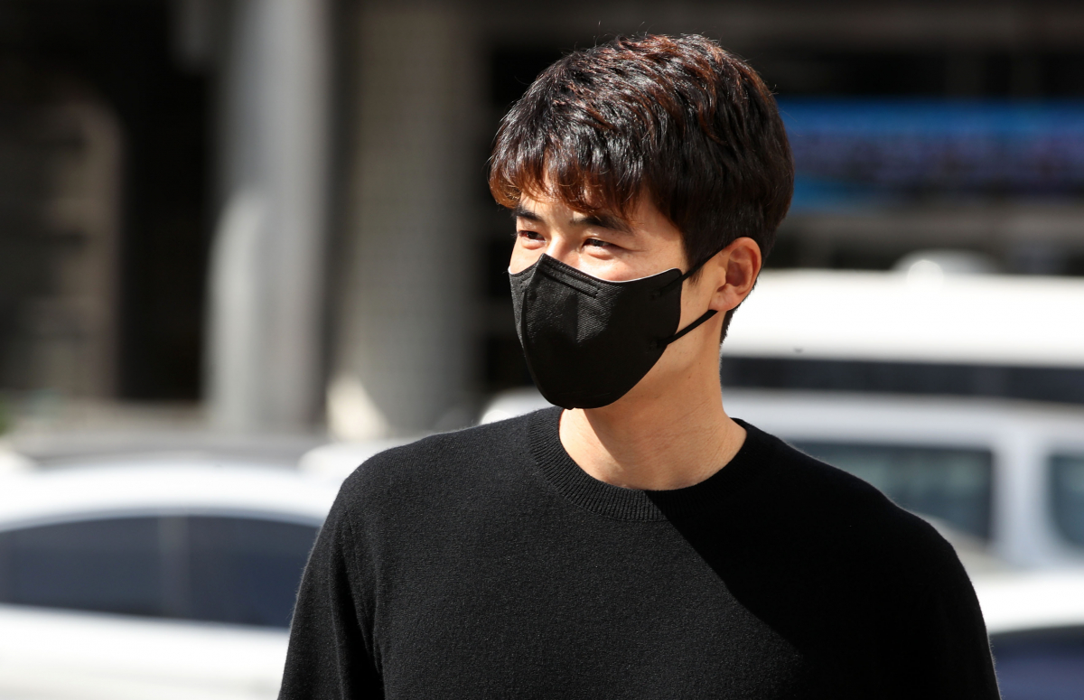 ▲초등학교 시절 성폭력 가해 의혹이 제기된 국가대표 출신 축구선수 기성용(32·FC서울)이 지난 3월 31일 서울 서초경찰서에 고소인 조사를 받기 위해 출석하고 있다. (뉴시스)