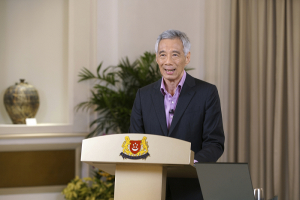 ▲리셴룽 싱가포르 총리가 31일(현지시간) 대국민 담화 연설을 하고 있다. 싱가포르/AP뉴시스