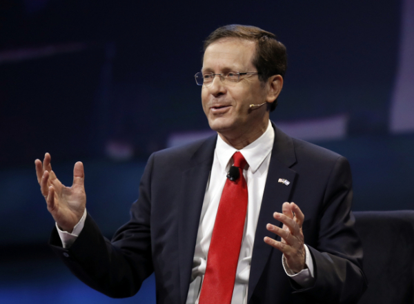 ▲<YONHAP PHOTO-2741> FILE - In this Monday, March 27, 2017, file photo, Isaac Herzog speaks at the AIPAC Policy Conference in Washington. The Israeli parliament on Wednesday, June 2, 2021, is set to choose the country's next president, a largely figurehead position that is meant to serve as the nation's moral compass and promote unity. Two candidates are running ? Herzog, a veteran politician and scion of a prominent Israeli family, and Miriam Peretz, an educator who is seen as a down-to-earth outsider. (AP Photo/Manuel Balce Ceneta, File) MONDAY, MARCH 27, 2017 FILE PHOTO/2021-06-02 14:15:13/<저작권자 ⓒ 1980-2021 ㈜연합뉴스. 무단 전재 재배포 금지.>